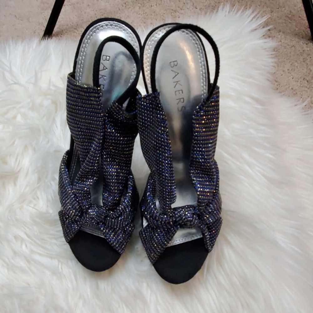 Bakers black shiny heels size 10